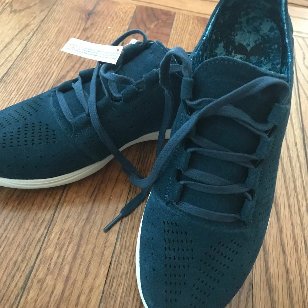 Brand new Under Armour suede shoes